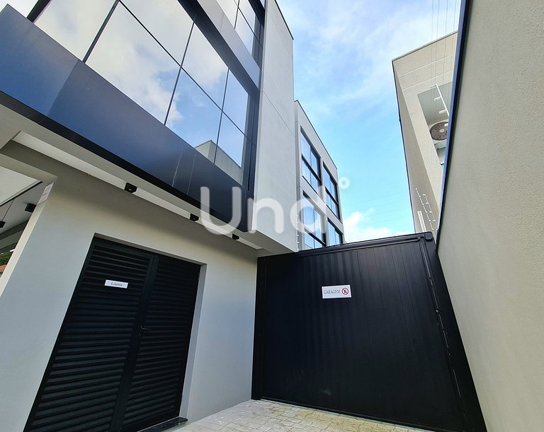 Apt 09 Loft Master Seasons BC