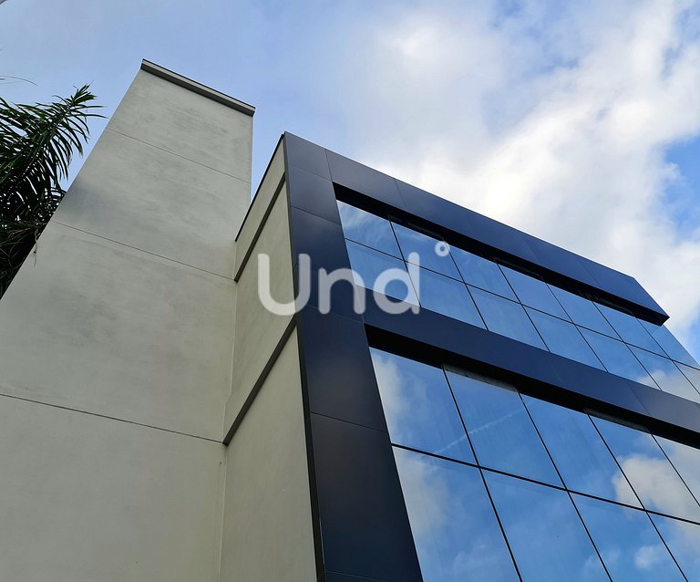 Apt 04 Balcony Seasons Bc