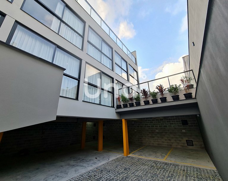 Apt 04 Balcony Seasons Bc