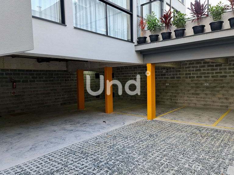 Apt 04 Balcony Seasons Bc