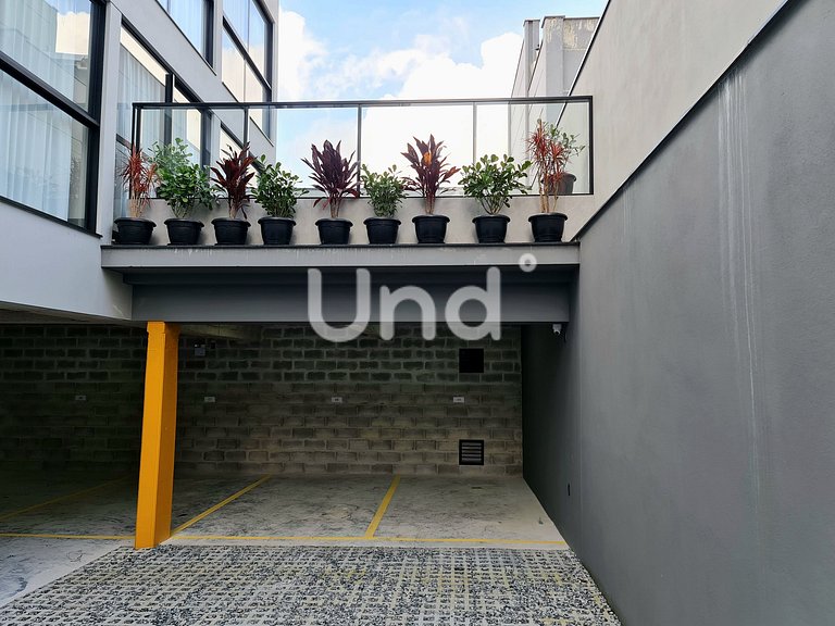 Apt 04 Balcony Seasons Bc