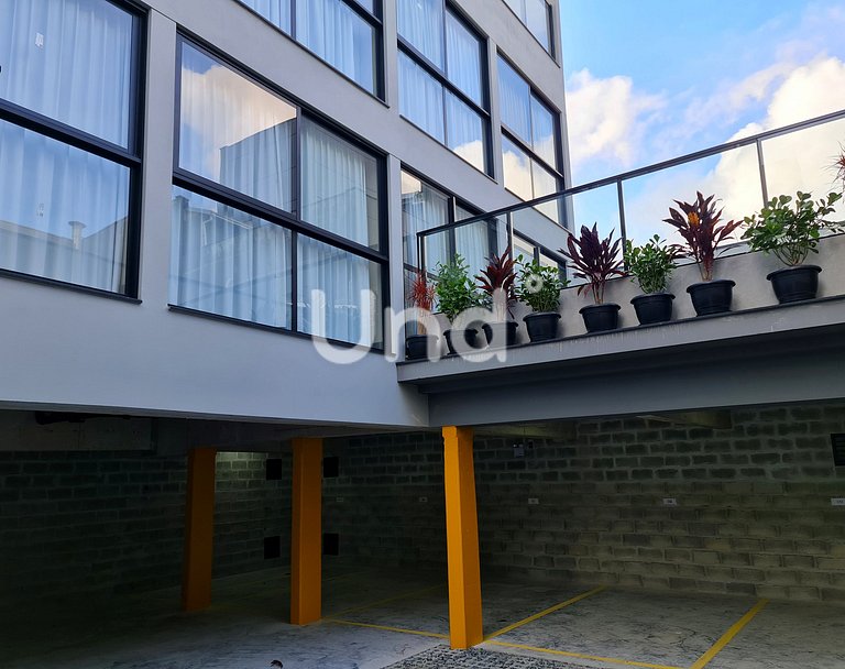 Apt 04 Balcony Seasons Bc