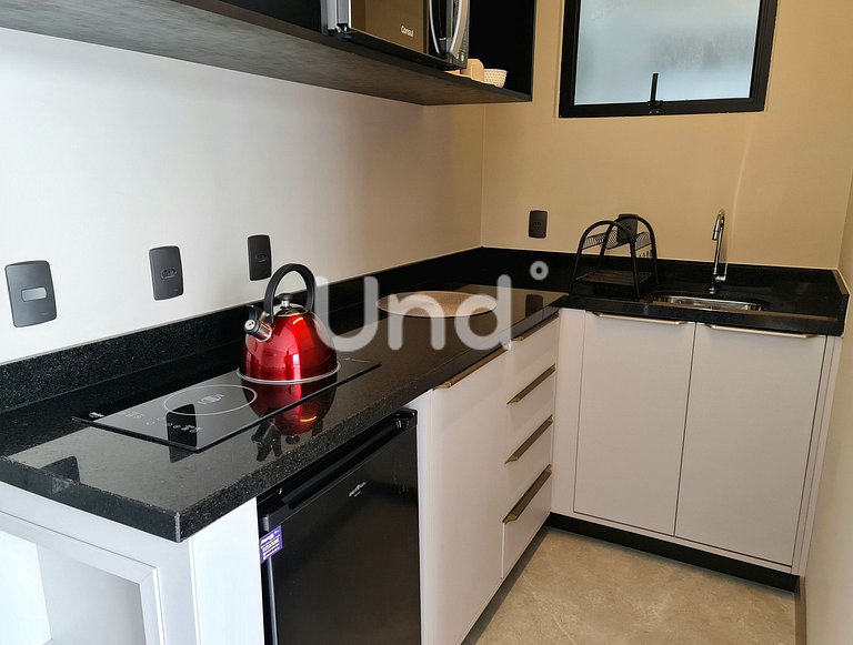 Apt 04 Balcony Seasons Bc