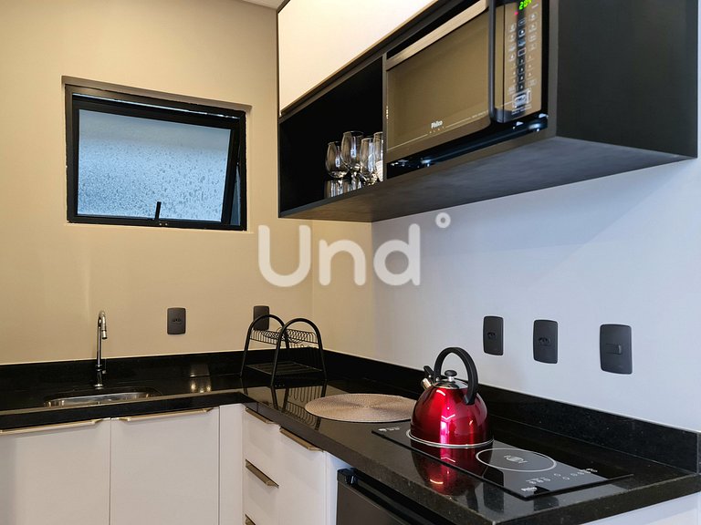 Apt 04 Balcony Seasons Bc