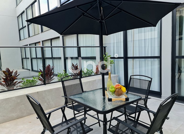 Apt 04 Balcony Seasons Bc