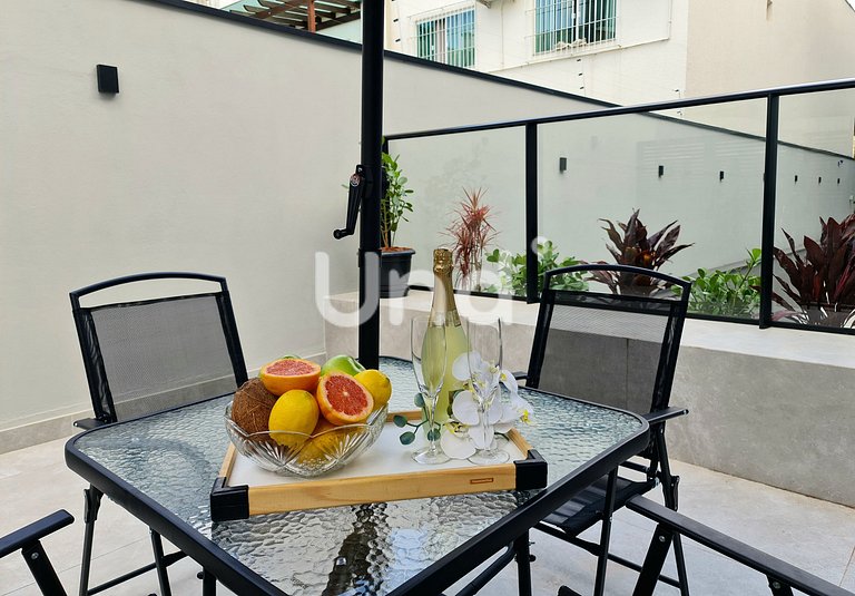 Apt 04 Balcony Seasons Bc