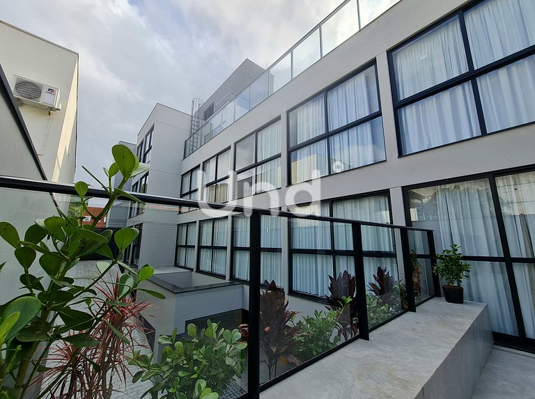 Apt 04 Balcony Seasons Bc