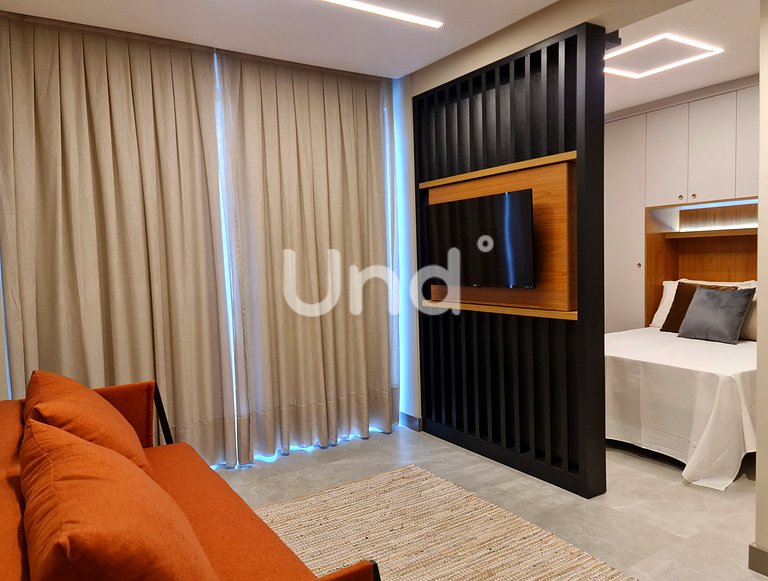 Apt 04 Balcony Seasons Bc