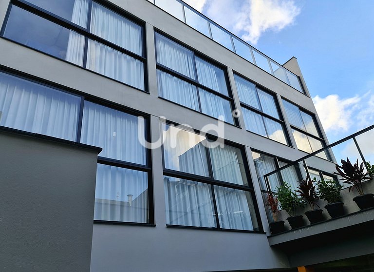 Apt 05 Loft Master Seasons BC