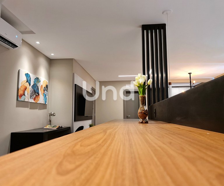 Apt 05 Loft Master Seasons BC