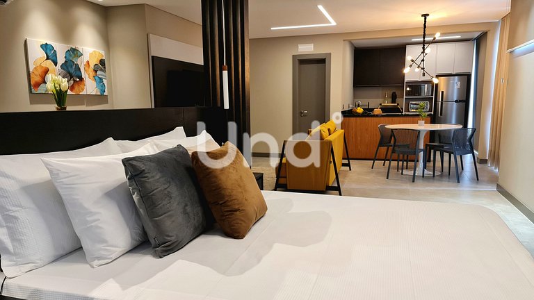 Apt 05 Loft Master Seasons BC