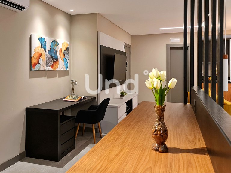 Apt 09 Loft Master Seasons BC