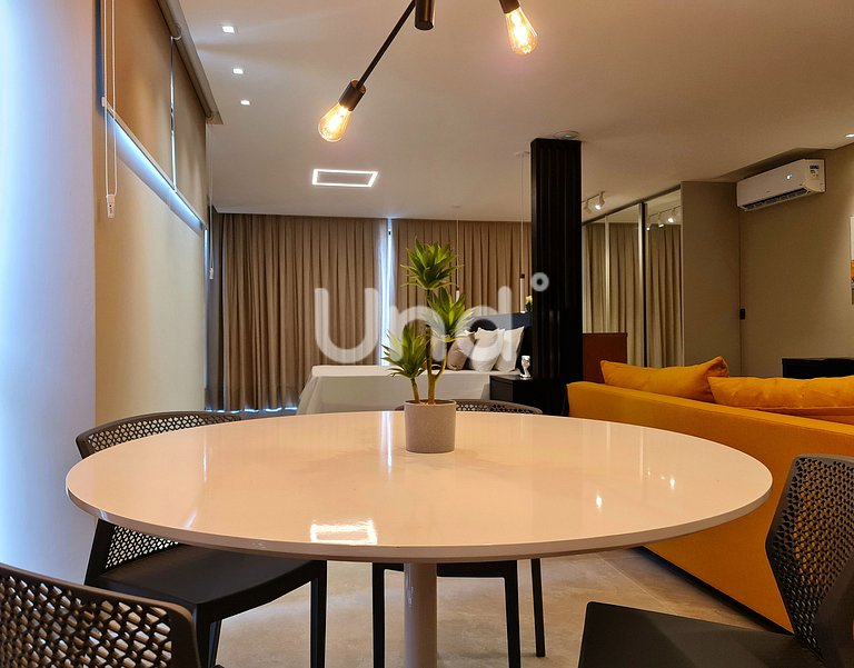 Apt 09 Loft Master Seasons BC