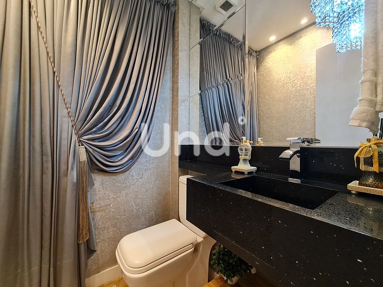 3 Suite Apartment, BBQ & 2 Parking Spaces | Meia Praia