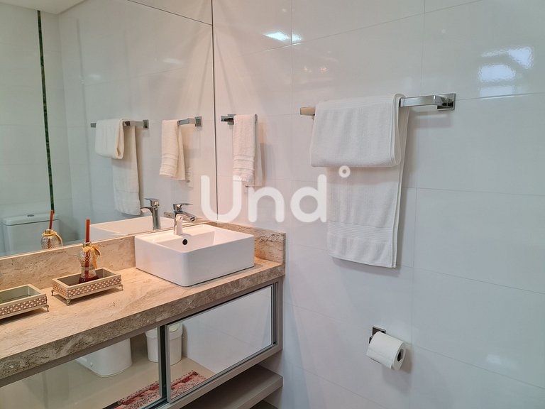 Apartamento 3 Suítes, 2 Vagas e Churrasqueira | Meia Praia