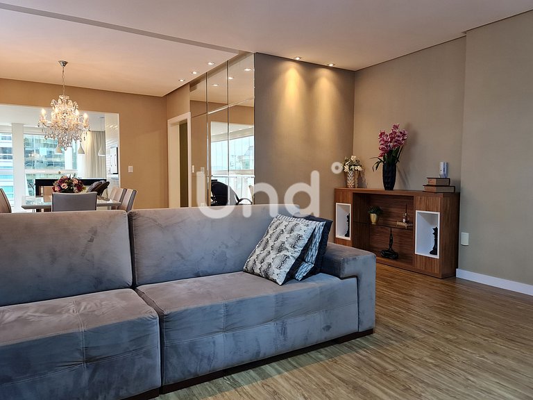 Apartamento de 3 Suites, Parrilla y 2 Cocheras | Meia Praia
