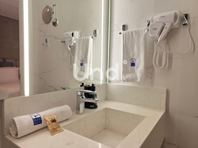 Suíte com Hidromassagem Frente Mar – Suíte Master 702