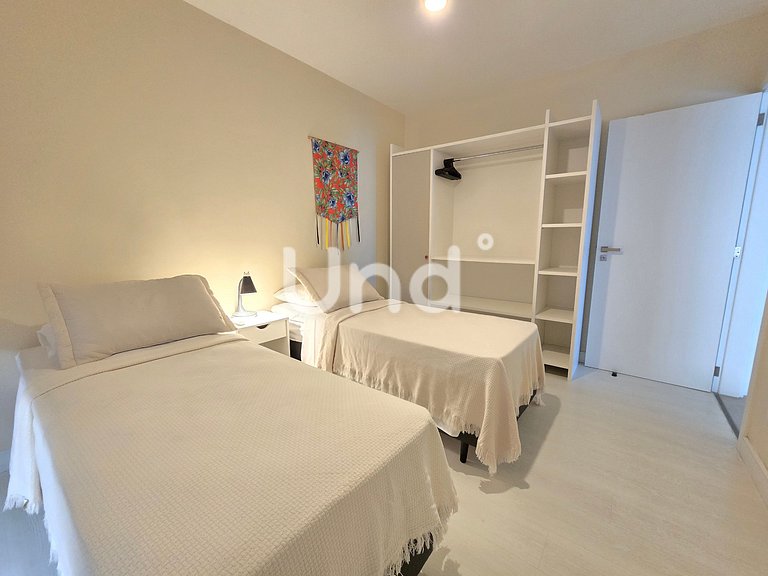 APT 1401 SEA FRONT - 4 SUITE - BC