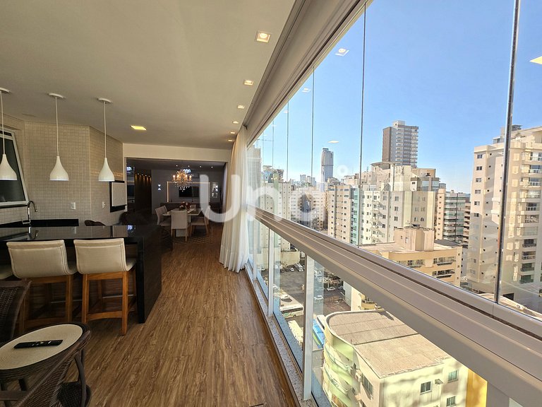 Apartamento 3 Suítes, 2 Vagas e Churrasqueira | Meia Praia