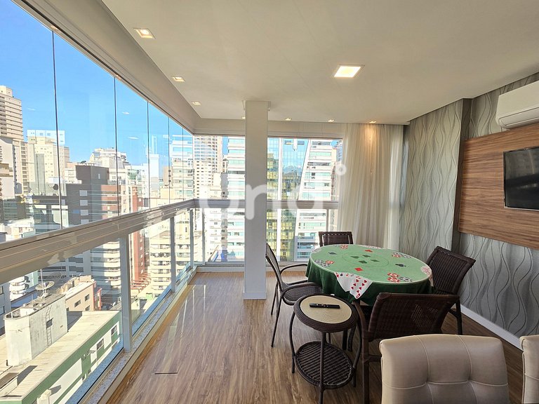 Apartamento 3 Suítes, 2 Vagas e Churrasqueira | Meia Praia