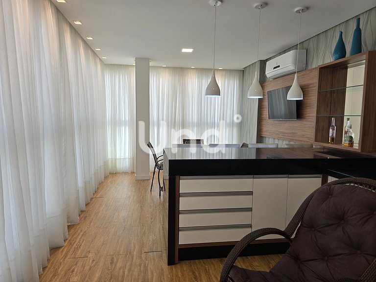 Apartamento de 3 Suites, Parrilla y 2 Cocheras | Meia Praia
