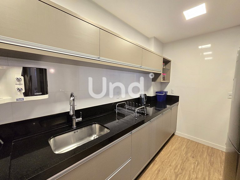 3 Suite Apartment, BBQ & 2 Parking Spaces | Meia Praia