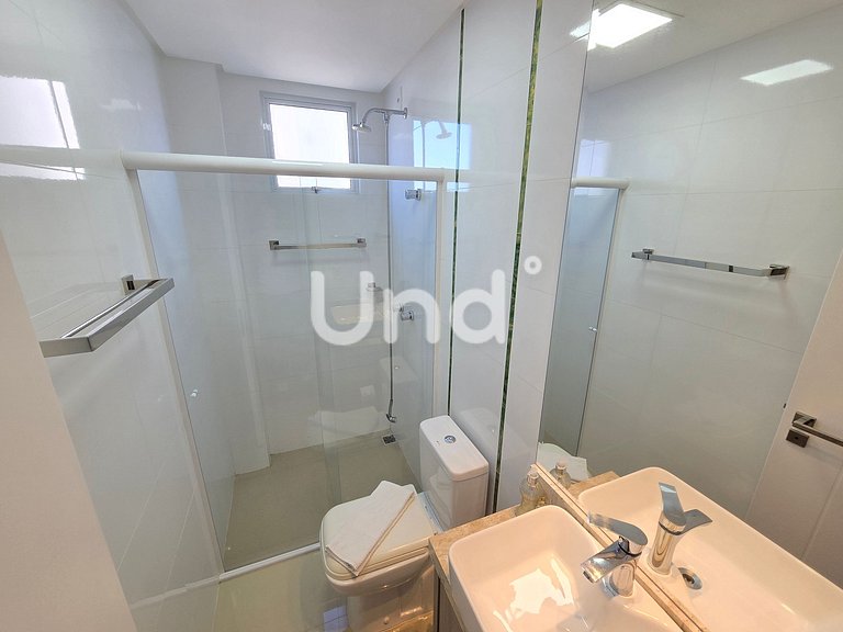 Apartamento de 3 Suites, Parrilla y 2 Cocheras | Meia Praia