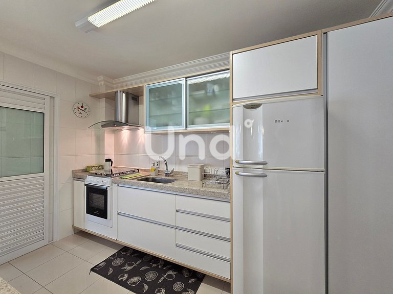 Apt 201 • 3BR • Downtown BC • Parking • BBQ