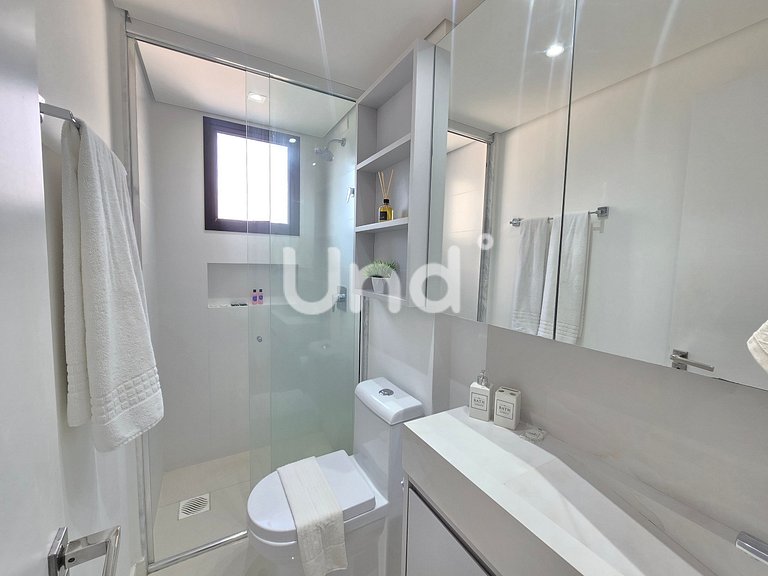 Apartamento moderno na Praia Brava com duas suítes