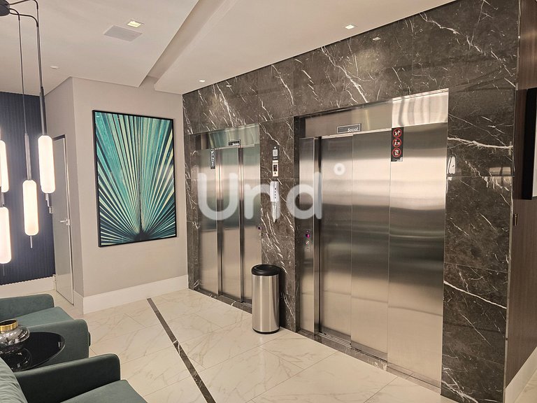 Apartamento moderno na Praia Brava com duas suítes