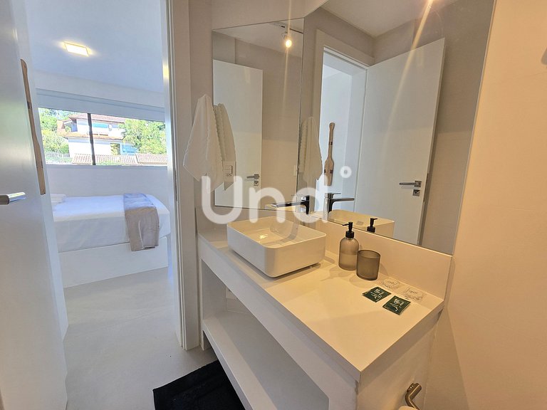 New Penthouse with Private Pool Praia Brava 3 Bedrooms