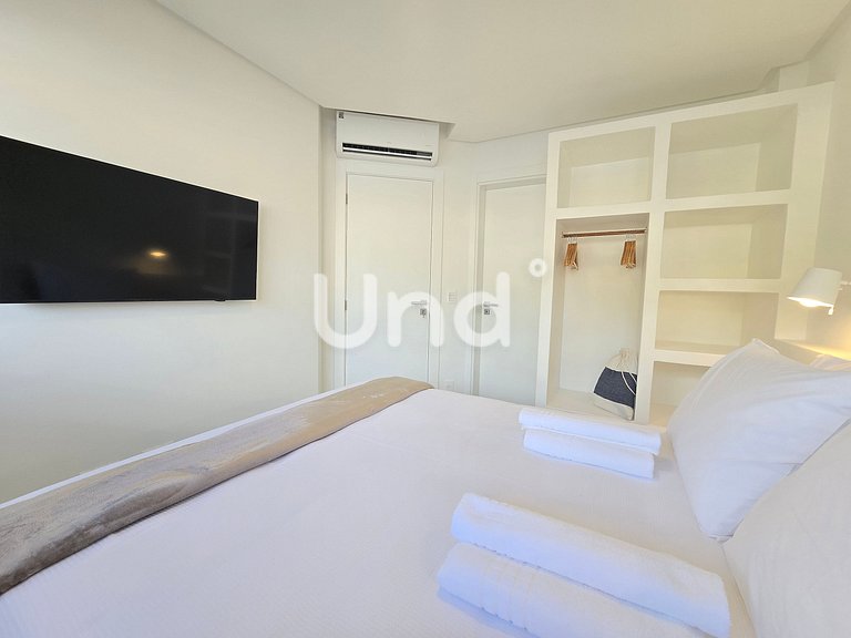 New Penthouse with Private Pool Praia Brava 3 Bedrooms