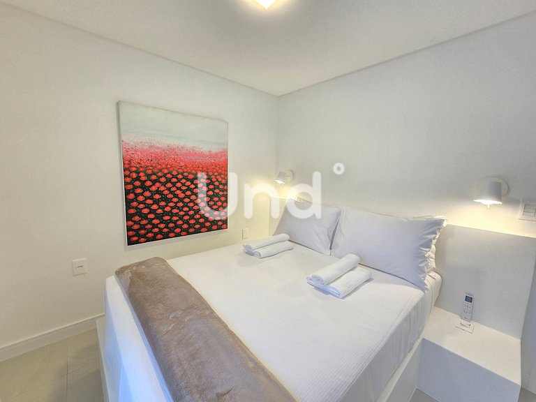 New Penthouse with Private Pool Praia Brava 3 Bedrooms