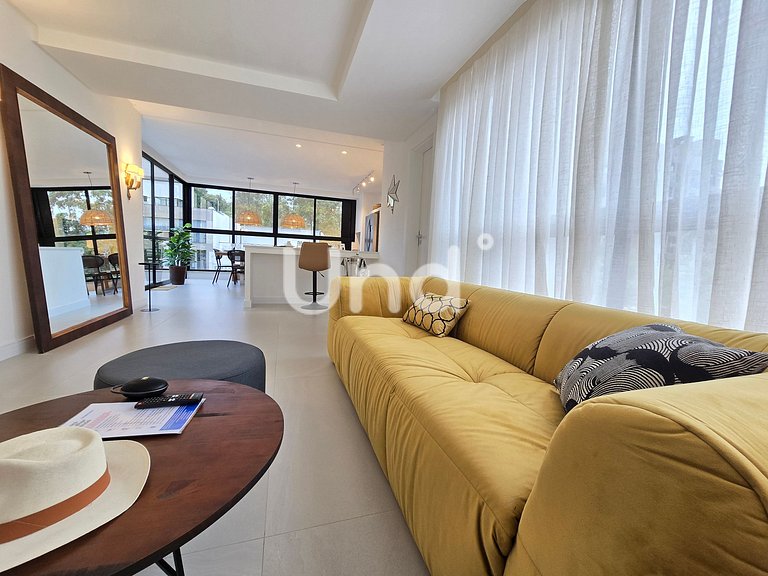 New Penthouse with Private Pool Praia Brava 3 Bedrooms