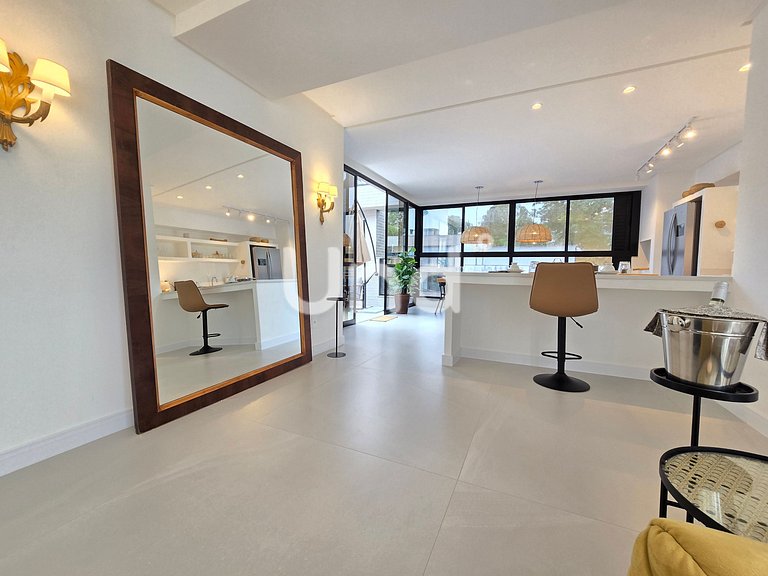 New Penthouse with Private Pool Praia Brava 3 Bedrooms