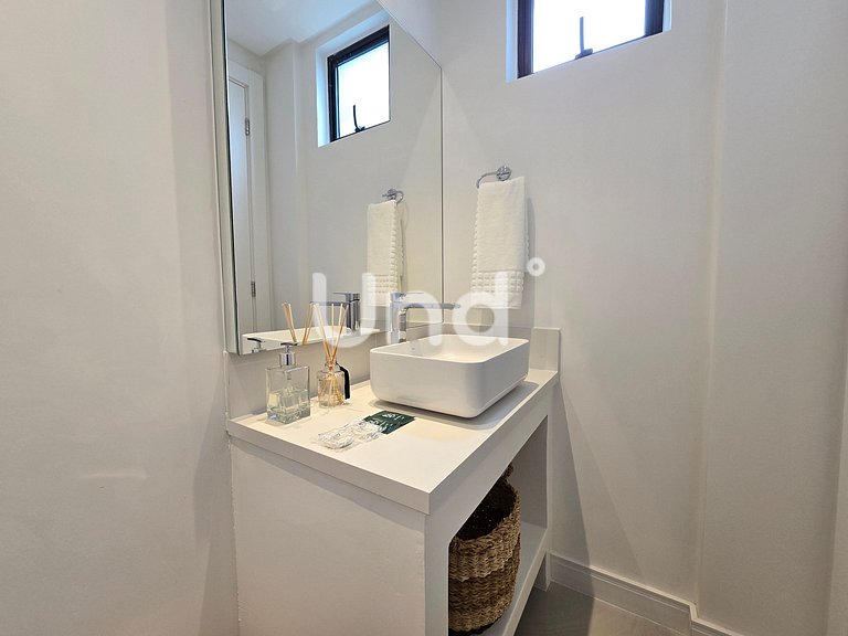 New Penthouse with Private Pool Praia Brava 3 Bedrooms