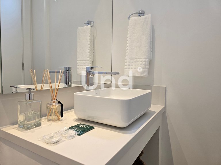 New Penthouse with Private Pool Praia Brava 3 Bedrooms