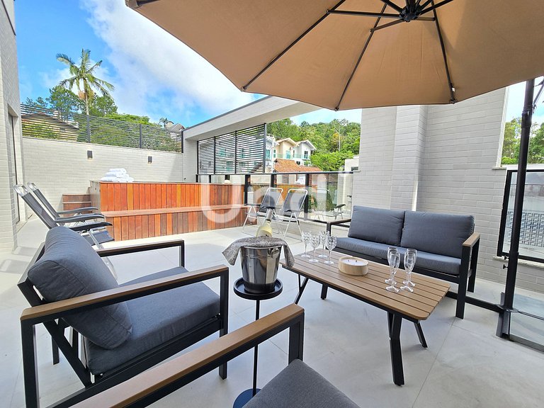 New Penthouse with Private Pool Praia Brava 3 Bedrooms