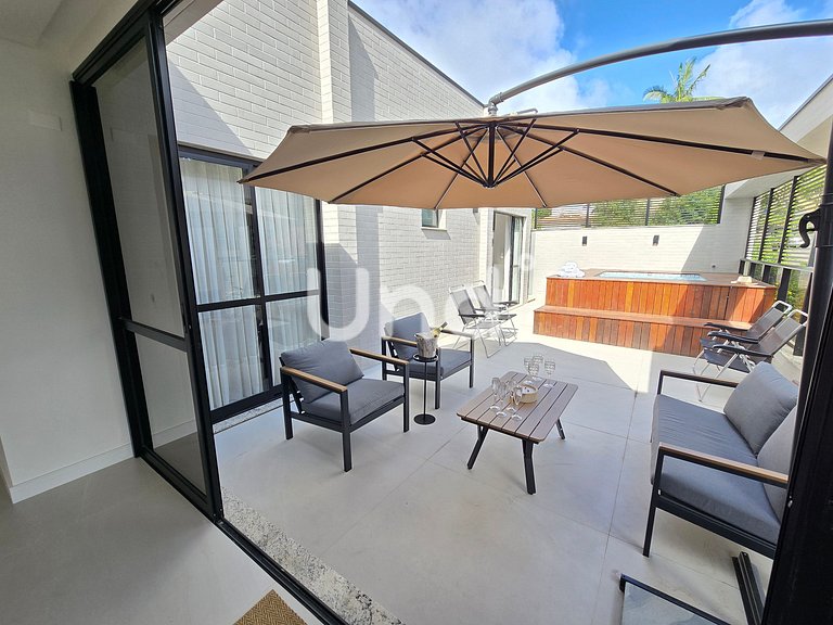 Cobertura Nova com Piscina Exclusiva Praia Brava 3 Quartos