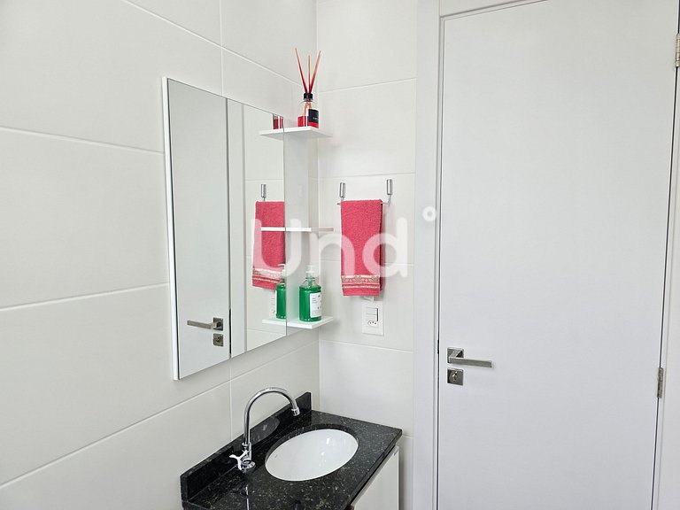 APT 604-BC 2 Bedrooms with BBQ/Garage