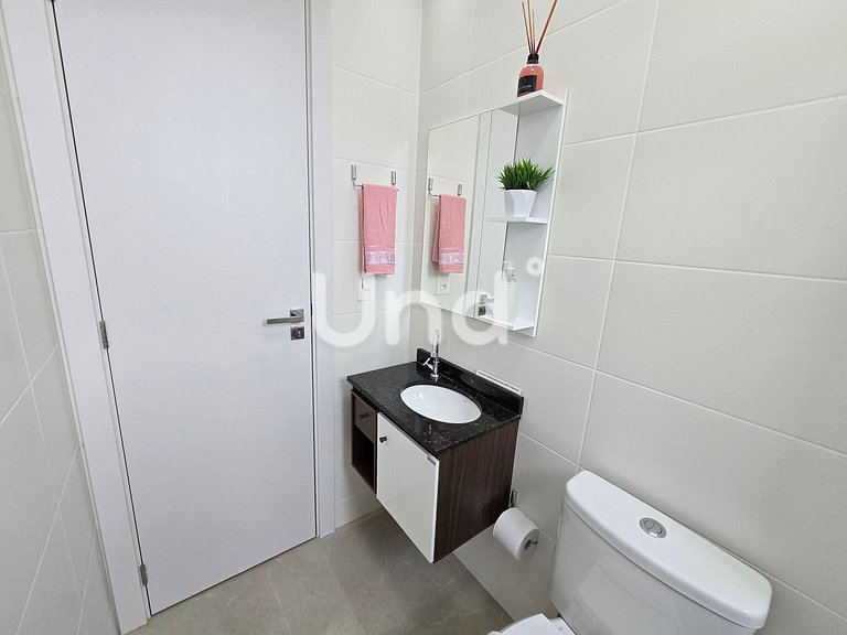 APT 604-BC 2 Bedrooms with BBQ/Garage