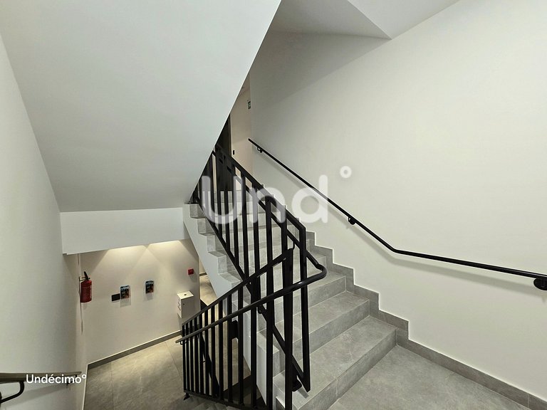 Apt 05 Loft Master Seasons BC