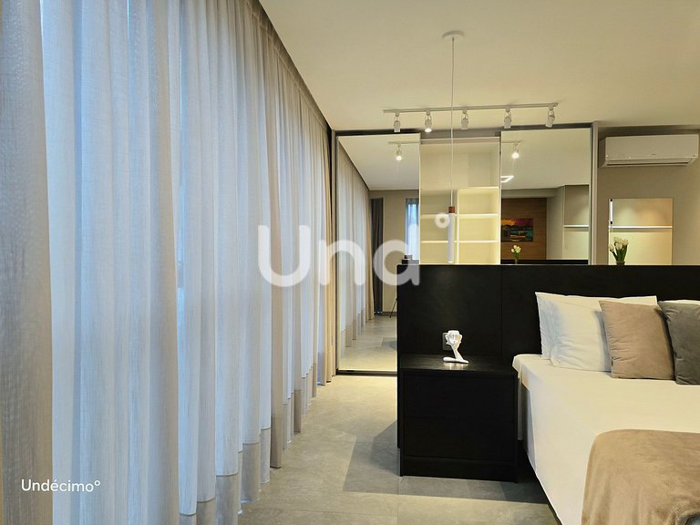 Apt 05 Loft Master Seasons BC