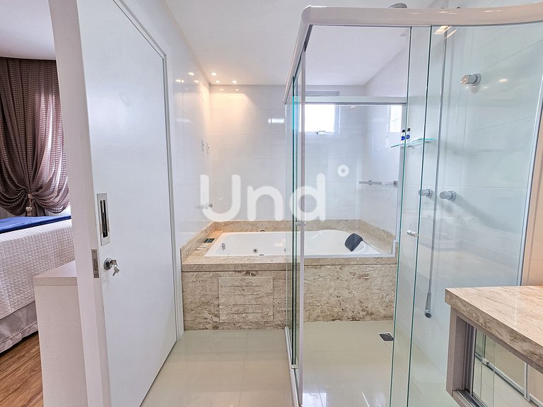 Apartamento de 3 Suites, Parrilla y 2 Cocheras | Meia Praia