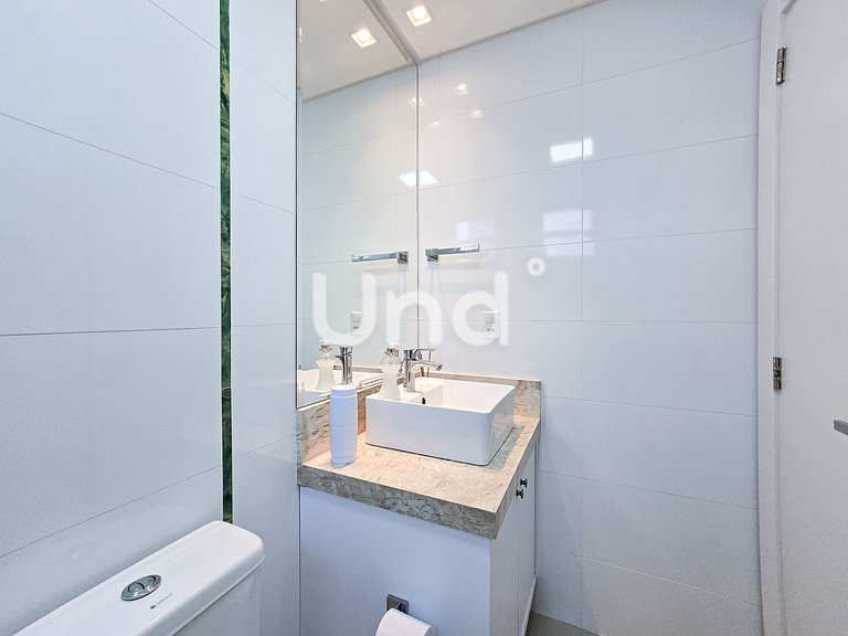 Apartamento 3 Suítes, 2 Vagas e Churrasqueira | Meia Praia