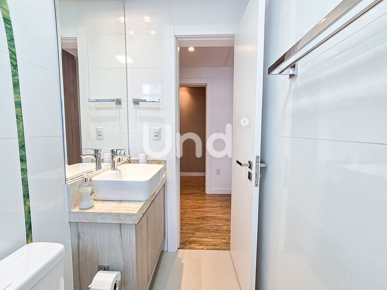 Apartamento 3 Suítes, 2 Vagas e Churrasqueira | Meia Praia