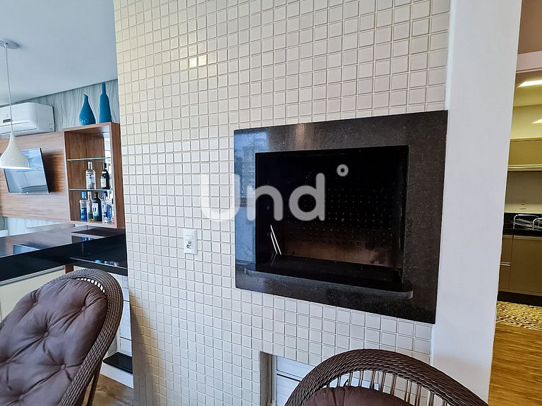 Apartamento de 3 Suites, Parrilla y 2 Cocheras | Meia Praia