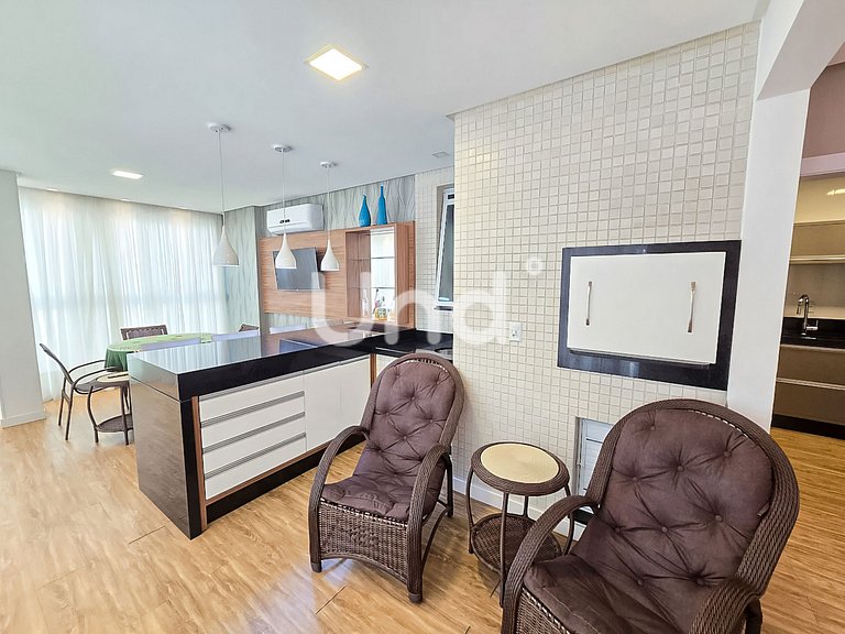3 Suite Apartment, BBQ & 2 Parking Spaces | Meia Praia