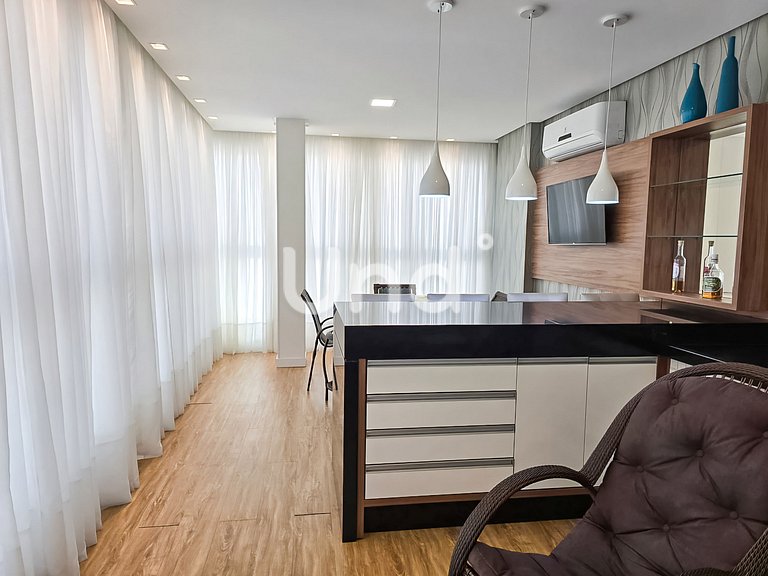 Apartamento 3 Suítes, 2 Vagas e Churrasqueira | Meia Praia