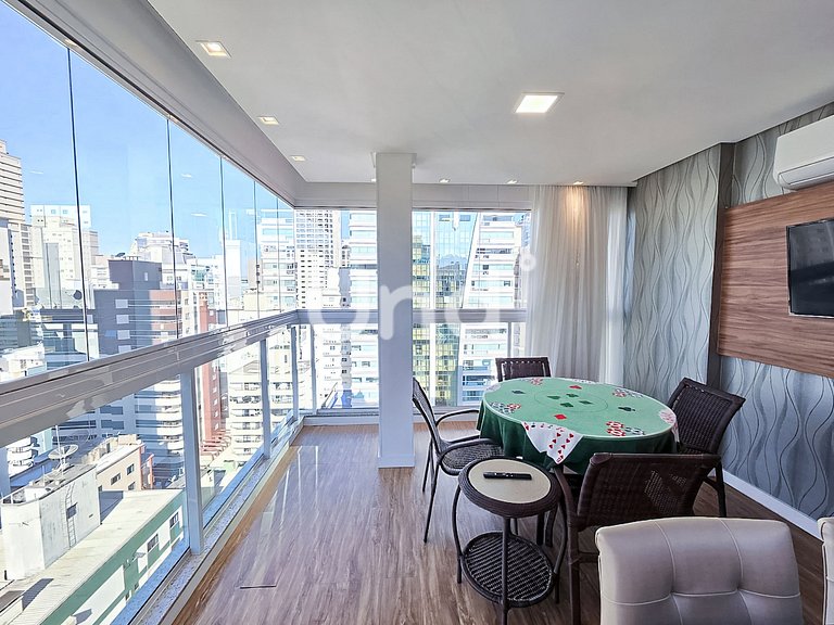 Apartamento 3 Suítes, 2 Vagas e Churrasqueira | Meia Praia